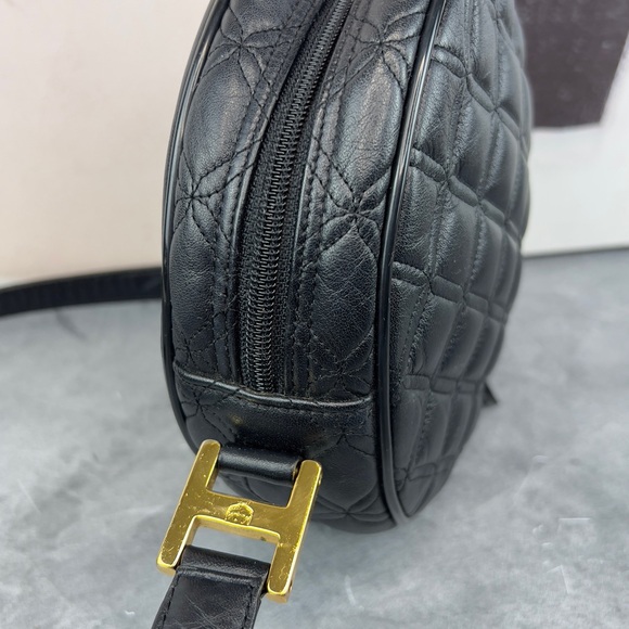 🌵Vintage MCM Round Black Quilted Adjustable Sling Bag🌵 - Picture 7 of 12